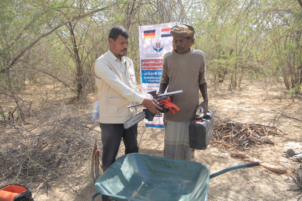 "With support from Deutsch-Jemenitischer Verein für Hilfe und Entwicklung e.V. Albadyh Foundation implemented a project to provide firewood collection tools for poor families in Hadramout." 