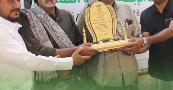 مؤسسة البادية فرع وادي عمد تكرّم المبدع المقدم عبدالله خميس باصليب بجائزة الإبداع والتميّز لعام 2026م